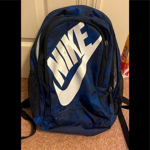NIKE BACKPACK WITH ORGANIZING POCKETS AND INTERNAL PROTECTIVE PADDED LAPTOP SLOT